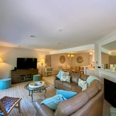 Bayside, Gem with King Bed, 4 ACs, Beach #1 & Bayside Outdoor Pool #8 (Included)