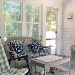 Wonderful freestanding 2BR residence in Harwich with large, enclosed yard near Thompson park.
