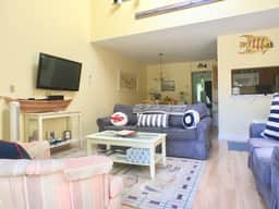 Billington townhouse with straight staircase that leads to an enclosed loft, premium streaming TV. - Image 2
