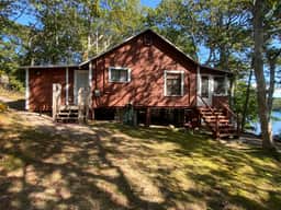 Charming Cottage on Sheep Pond with Water Views & Dock - Image 3