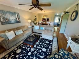 Street Level Chilton Village Apt, Renovated Kitchen & Bathrooms, 2 A/Cs, 6 Pool Passes (Fees Apply) - Image 4