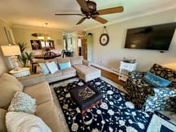 Street Level Chilton Village Apt, Renovated Kitchen & Bathrooms, 2 A/Cs, 6 Pool Passes (Fees Apply) - Image 3