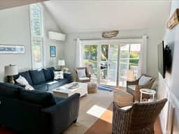 Gorgeous Ocean Edge townhouse in Howland Village with newly renovated kitchen & baths and AC system! - Image 4