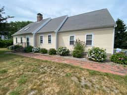 Squeaky clean residence only 0.2 miles from Saint Landing Beach on beautiful sandy Cape Cod Bay - Image 4