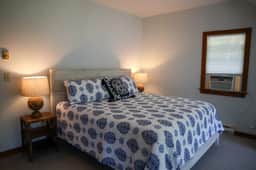 Enjoy this 1,600 sqft two story guest house with A/C, garage, balcony, and access to bike trail! - Image 5