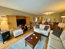 This light and airy, street-level condo is located in Chilton Village. One bedroom Two bathrooms! - Image 3