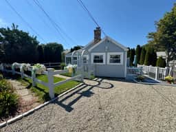 Steps to the Beach! Cozy 2BR Cottage with Pool Access & Outdoor Shower! - Image 2