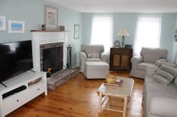 Renovated 4BR, 2BA Brewster home with A/C, deck, den, and game room. - Image 4