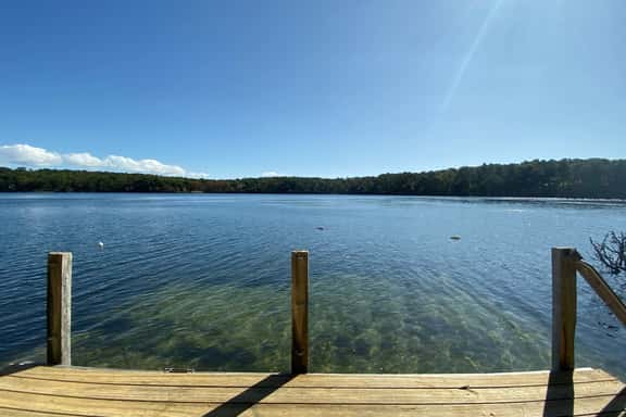 Charming Cottage on Sheep Pond with Water Views & Dock - Image 1
