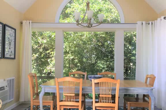 Well decorated luxury garden apartment with 3 private decks and spectacular golf course views! - Image 1