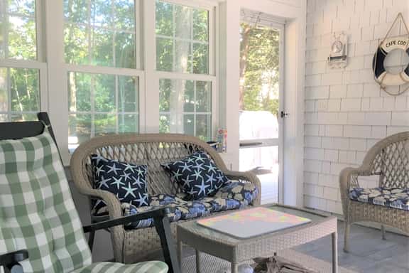 Wonderful freestanding 2BR residence in Harwich with large, enclosed yard near Thompson park. - Image 1