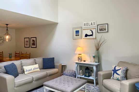 Howland Village townhouse with GOLF & POOL located just a few minutes' walk from Pools and Fitness. - Image 1