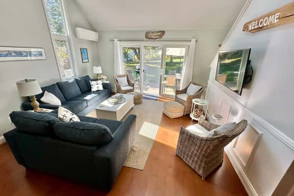 Gorgeous Ocean Edge townhouse in Howland Village with newly renovated kitchen & baths and AC system! - Image 1