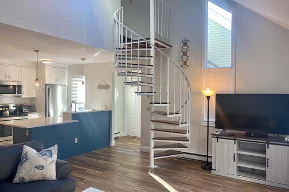 Absolutely First-Class Ocean Edge Condo in Brewster on Cape Cod! - Image 1