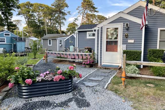 Welcome to On The Hook - Escape to this stunning Cap cottage just a short walk to private beaches. - Image 1