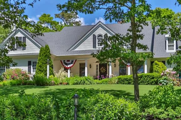 Stunning 5-bed, 3-bath home with 3,500+ sq ft in the heart of Harwich! - Image 1