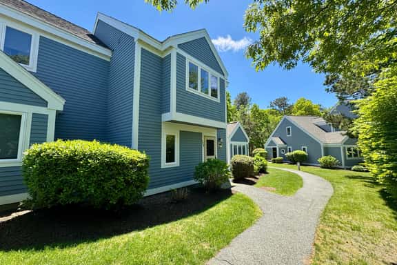 Cozy 2BR Ocean Edge townhouse with A/C, private patio, and resort living in Brewster. - Image 1
