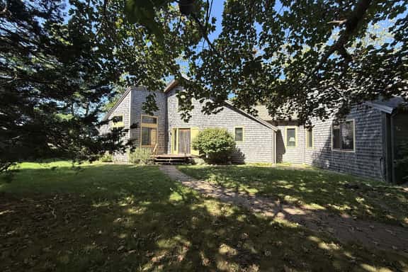 NEW FOR 2026 - Brewster Coastal Escape: Minutes to the Flats and Stunning Views! - Image 1
