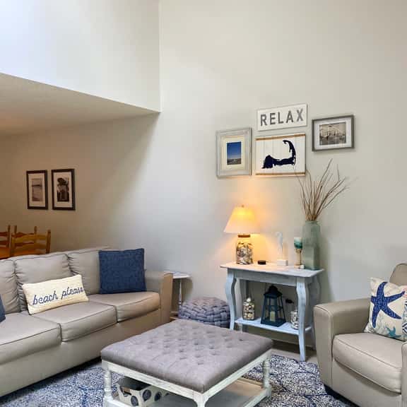Howland Village townhouse with GOLF & POOL located just a few minutes' walk from Pools and Fitness. - Image 1