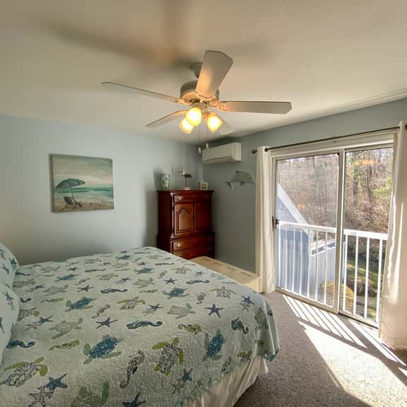 Inviting private patio, charming décor, and a wonderful location close to Pool, Tennis and Fitness. - Image 1