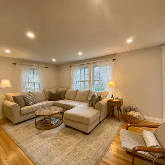 This lovely Brewster home is 0.8 mile to 2 Cape Cod Bay beaches and access to the popular bike trail - Image 1
