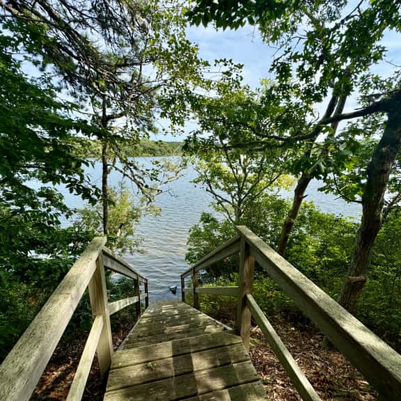 Wonderful Pond Front property deep in the heart of Brewster, private, spacious and unique! - Image 1