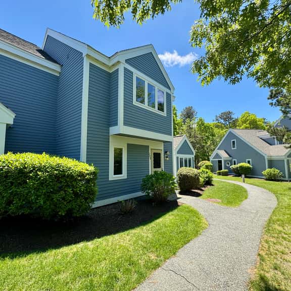 Cozy 2BR Ocean Edge townhouse with A/C, private patio, and resort living in Brewster. - Image 1