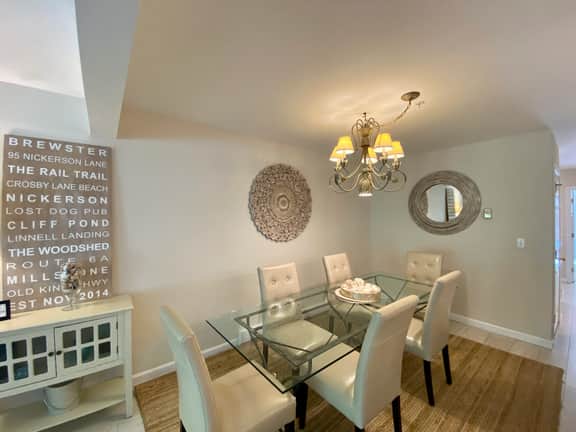 Bayside, Gem with King Bed, 4 ACs, Beach #1 & Bayside Outdoor Pool #8 (Included) - Image 3