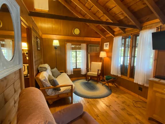 Charming Cottage on Sheep Pond with Water Views & Dock - Image 5