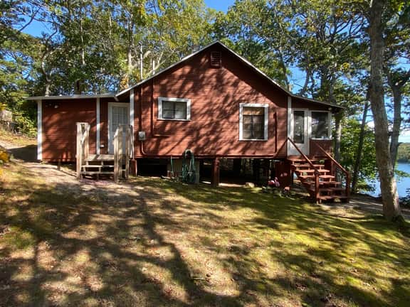 Charming Cottage on Sheep Pond with Water Views & Dock - Image 3