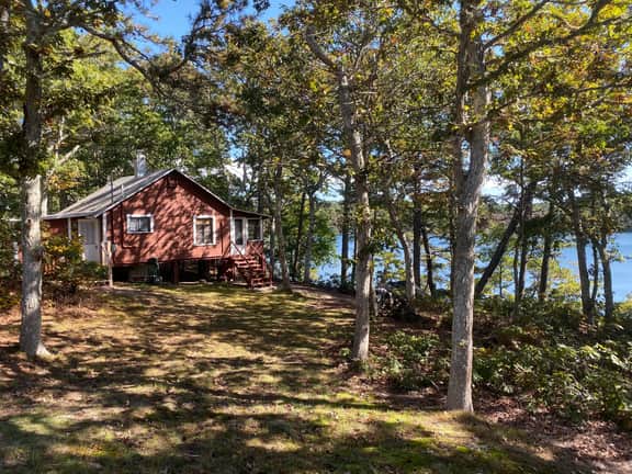 Charming Cottage on Sheep Pond with Water Views & Dock - Image 2