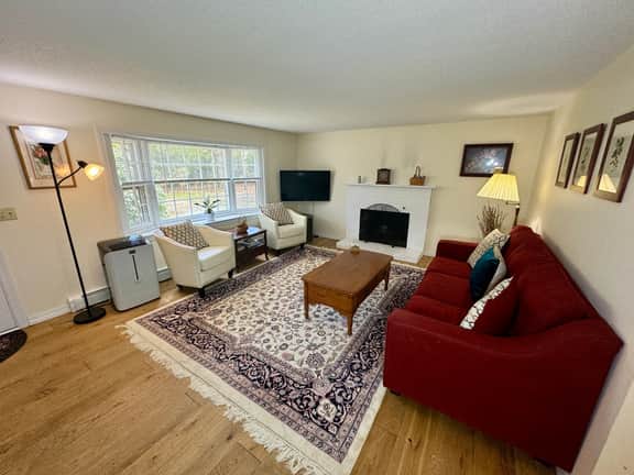 Brewster Village Retreat! With 3 BR, 2 Bath, 4 ACs, Sleep Sofa (Sleeps 6) close to Breakwater Beach. - Image 3