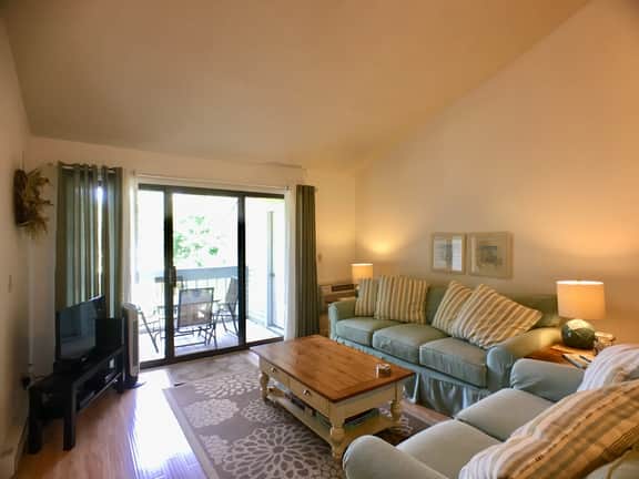 Nicely decorated and well maintained, upper-level apartment in Eaton Village offers golf course view - Image 2