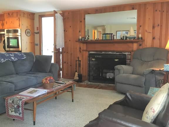 Wonderful freestanding 2BR residence in Harwich with large, enclosed yard near Thompson park. - Image 5
