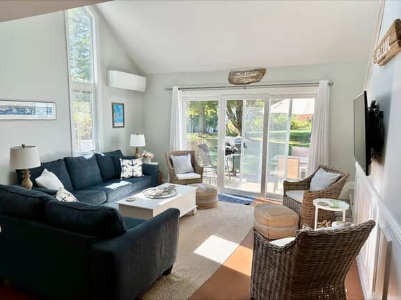 Gorgeous Ocean Edge townhouse in Howland Village with newly renovated kitchen & baths and AC system! - Image 4