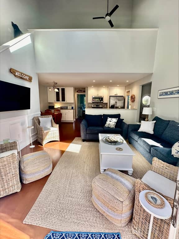 Gorgeous Ocean Edge townhouse in Howland Village with newly renovated kitchen & baths and AC system! - Image 2