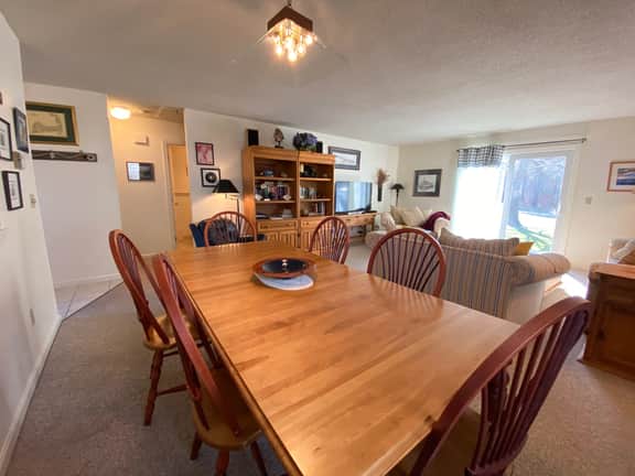 Sunny, single level Susanna Village patio home with golf course views and pool access. - Image 5