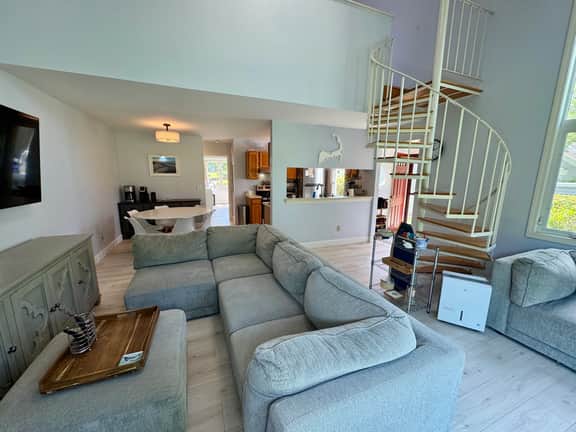 Wonderful Ocean Edge property in Brewster on beautiful Cape Cod with modern updated décor. - Image 3