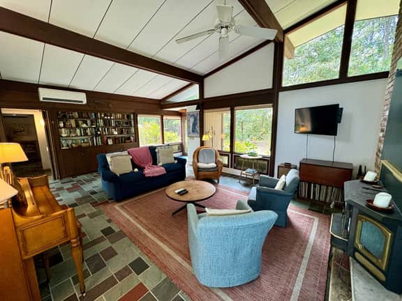 Wonderful Pond Front property deep in the heart of Brewster, private, spacious and unique! - Image 3