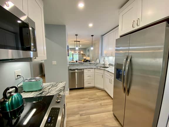 Come enjoy your stay at this light and bright 1st floor condo located in the prestigious Ocean Edge. - Image 5