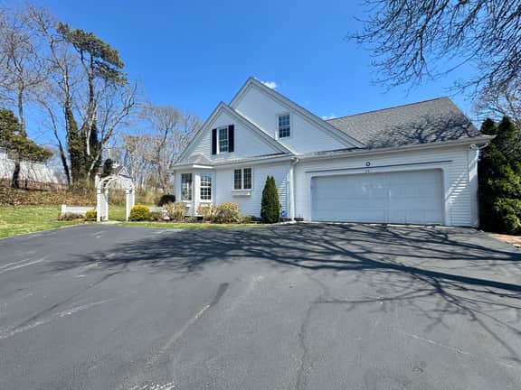 Stunning 5-bed, 3-bath home with 3,500+ sq ft in the heart of Harwich! - Image 3