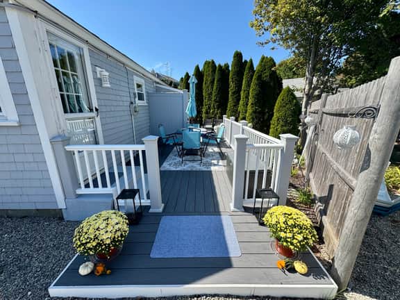 Steps to the Beach! Cozy 2BR Cottage with Pool Access & Outdoor Shower! - Image 3