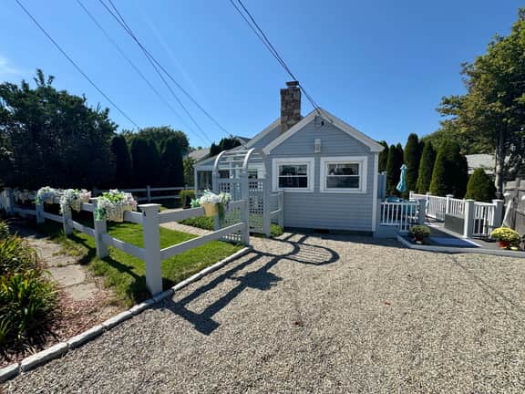 Steps to the Beach! Cozy 2BR Cottage with Pool Access & Outdoor Shower! - Image 2