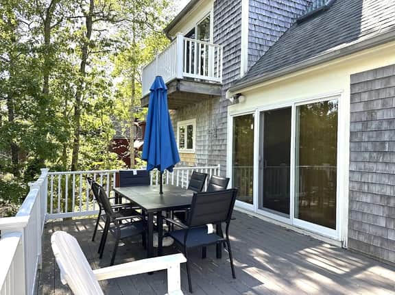 Charming Cape Cod home near Long Pond offers a quintessential vacation experience. - Image 4
