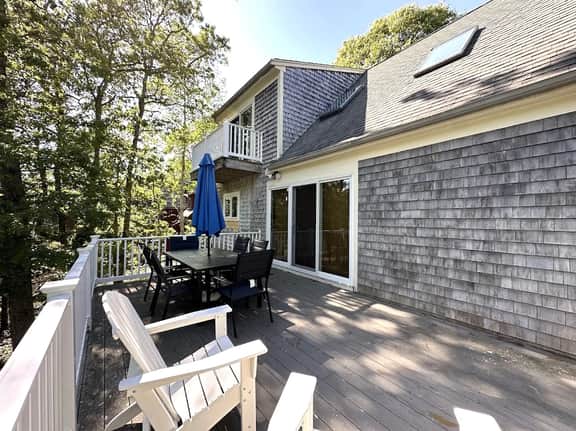 Charming Cape Cod home near Long Pond offers a quintessential vacation experience. - Image 3