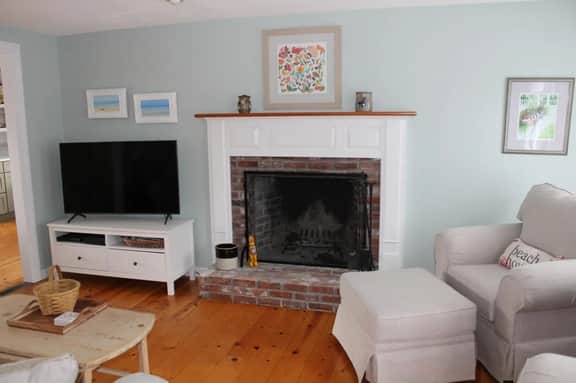 Renovated 4BR, 2BA Brewster home with A/C, deck, den, and game room. - Image 3