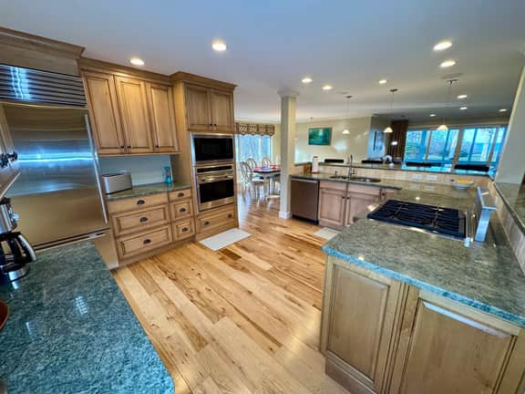 NEW for 2026 - SEARS POINT PRIVATE ASSOCIATION BEACH & CAPE COD BAY VIEWS! - Image 2