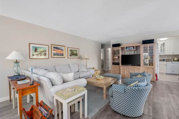 3BR3BA Centrally Located Ocean Edge Lower Level Endicott Unit, Minutes to Pools & CC Rail Trail! - Image 5