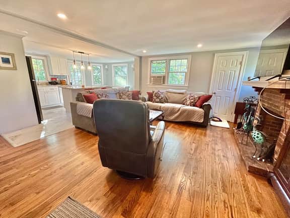 "Seaquester" Cottage: Your Charming Dog-Friendly Brewster Escape – Golf and Beaches Minutes Away! - Image 3