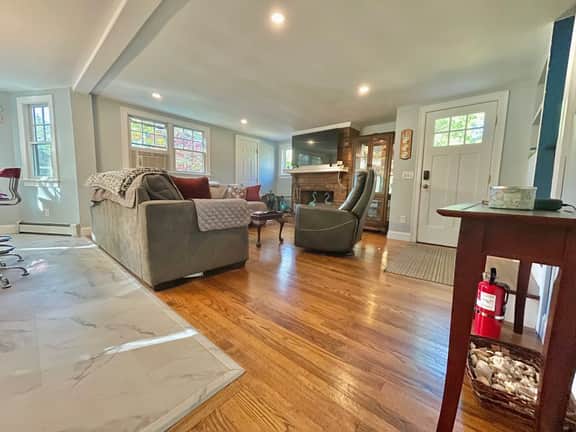 "Seaquester" Cottage: Your Charming Dog-Friendly Brewster Escape – Golf and Beaches Minutes Away! - Image 4